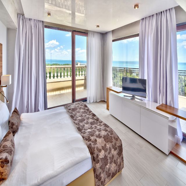 Dolce Vita Sunshine Resort - vip apartment comfort sea view